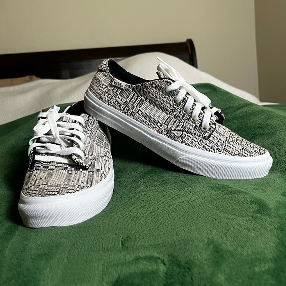 Vans Black and White Patterned Sneakers - Picture 5 of 10